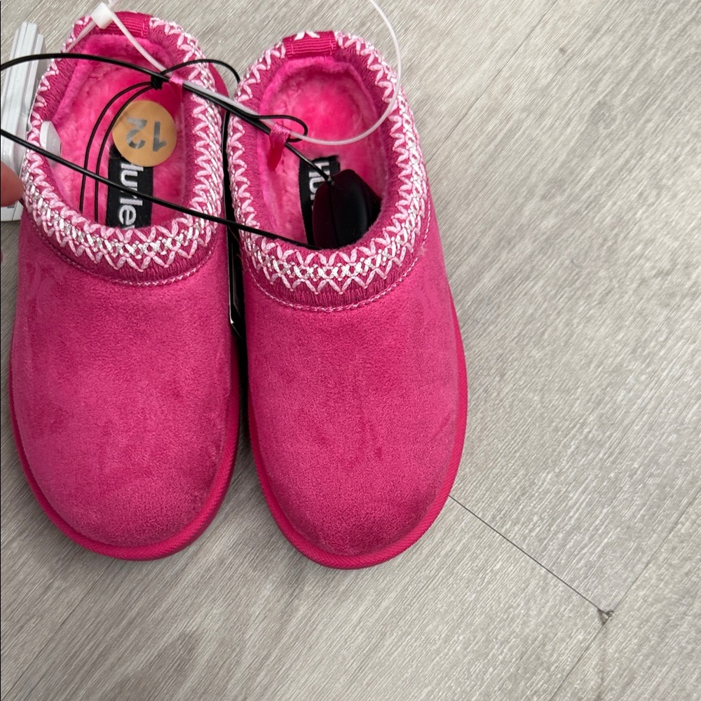 KULE Fuchsia Kids Slippers